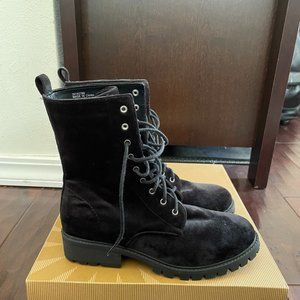 Black velvet boots - size 7